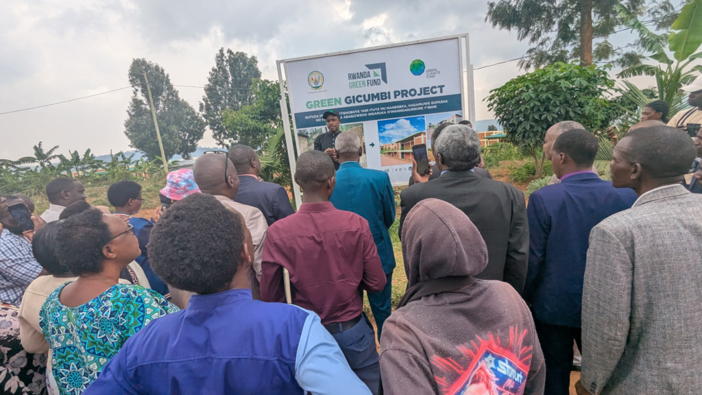 Participants visit Green Gicumbi project sites to see first-hand the impact of climate-resilient interventions on communities and ecosystems. 👀🌍